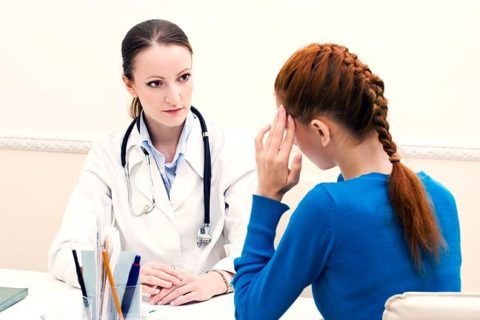 Диагностику гипопаратиреоза следует начинать с посещения специалиста.
