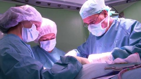 При абсцессе в щитовидке потребуется оперативное лечение